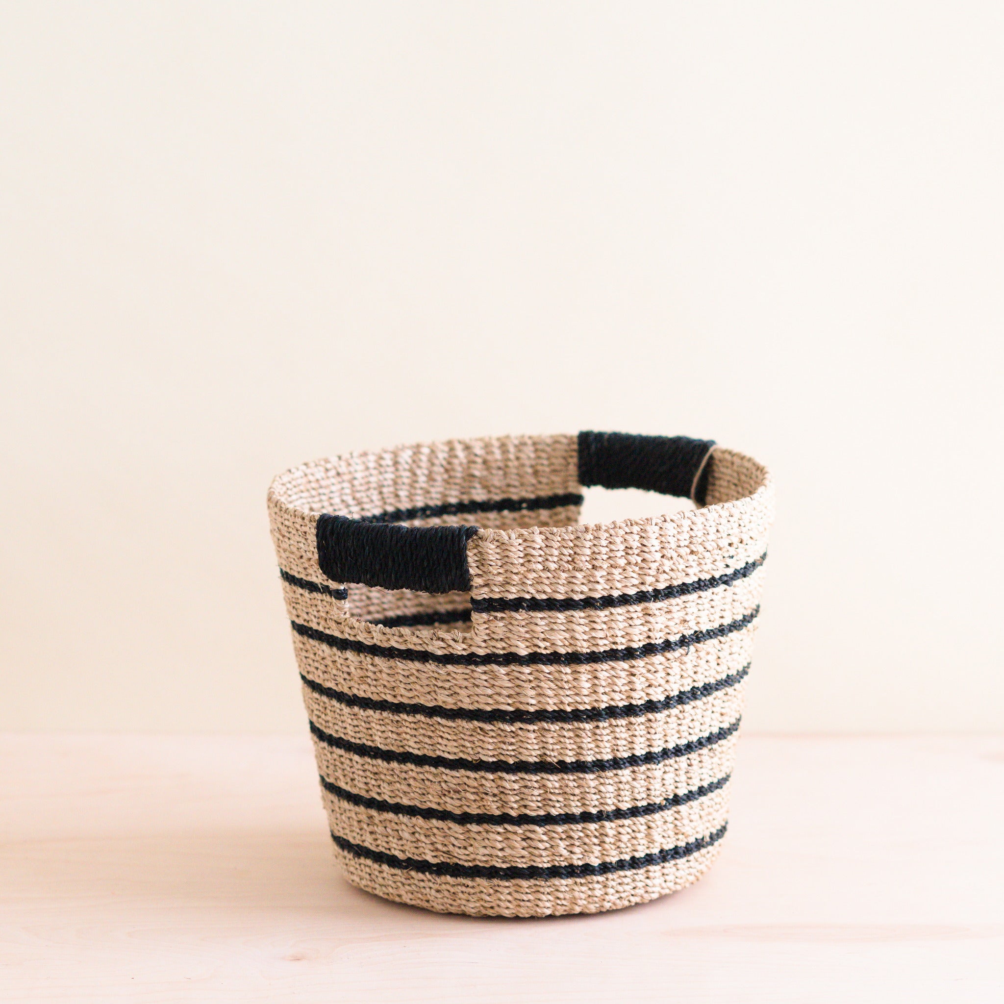 Likha Abaca Tabletop Basket - Thumbnail 3