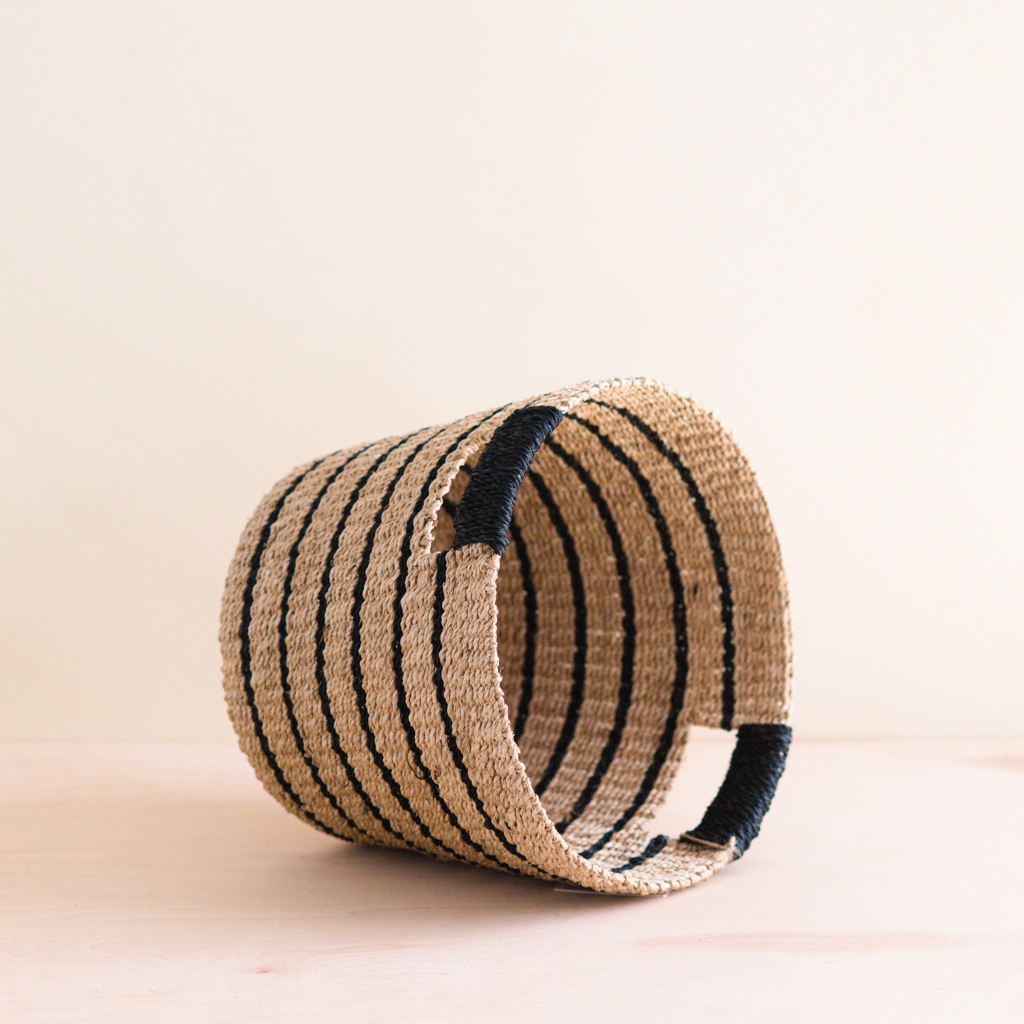 Likha Abaca Tabletop Basket - Thumbnail 5