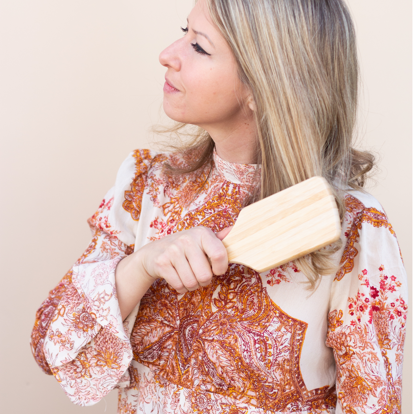 Me Mother Earth Bamboo Hairbrush - Thumbnail 3