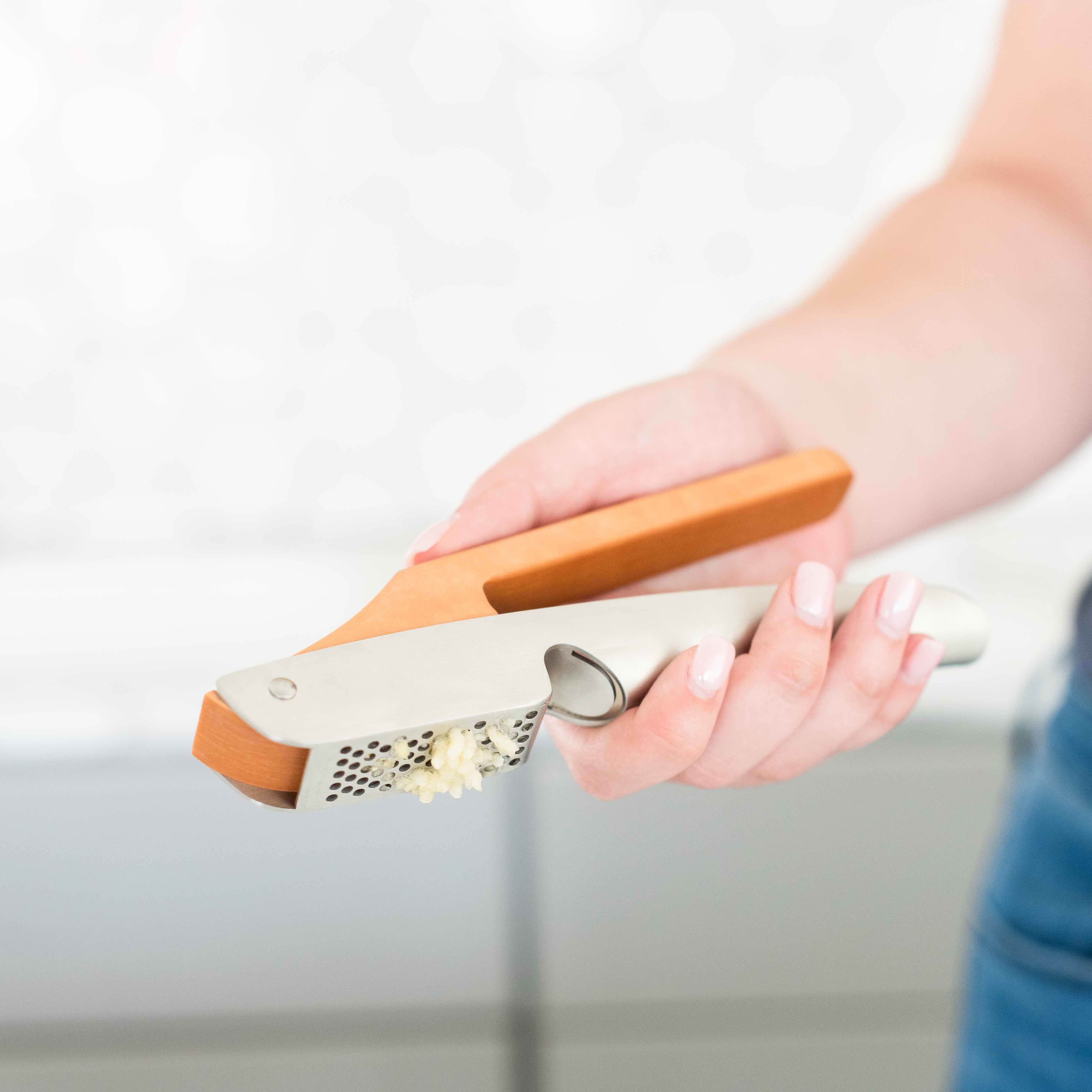 Easy-Clean Garlic Press - Thumbnail 5